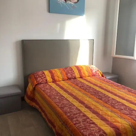 לינה וארוחת בוקר Chez Grand Mere 3*